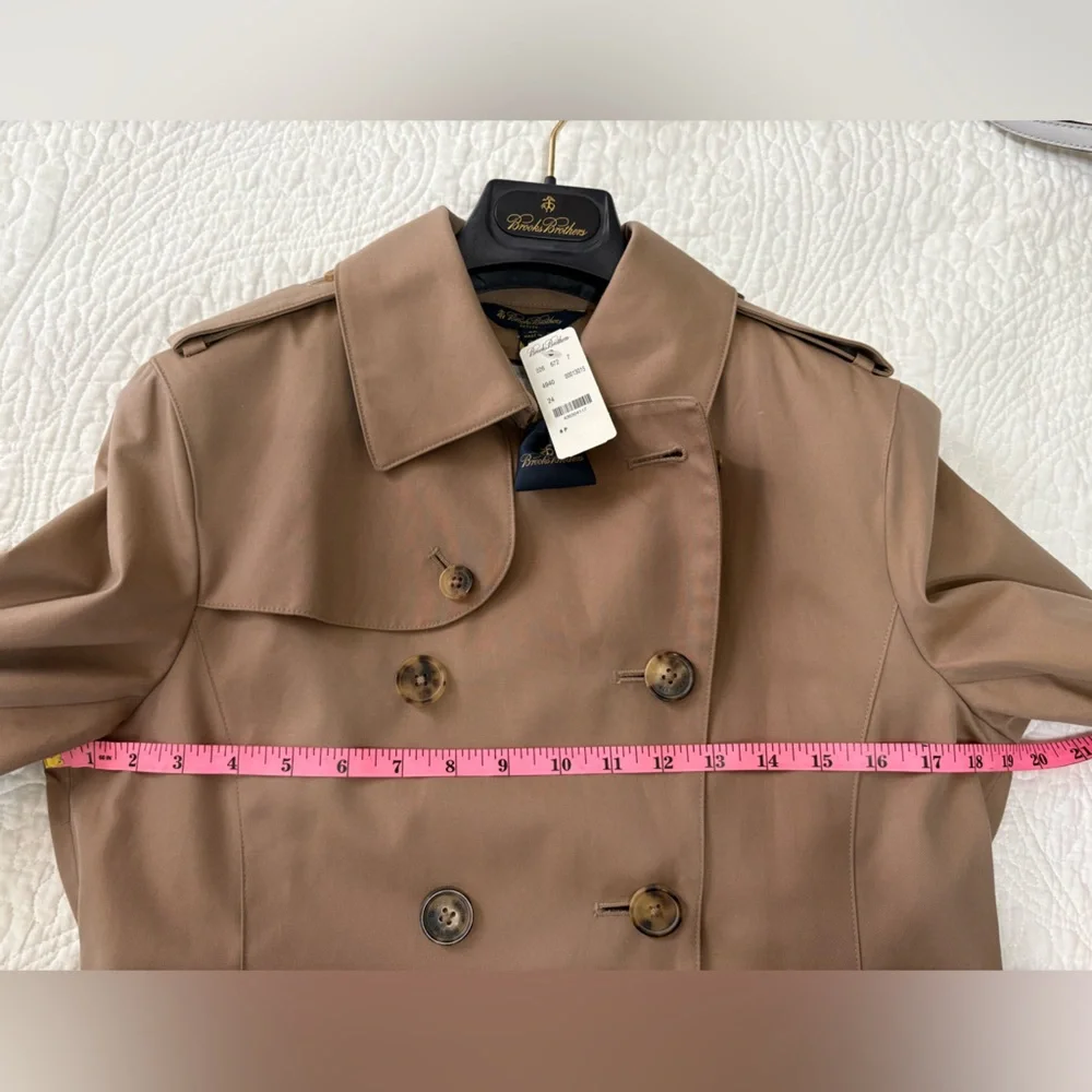 Brooks Brothers Classic Tan Trench Coat with zip-out lining, size 8P - Picture 5 of 8